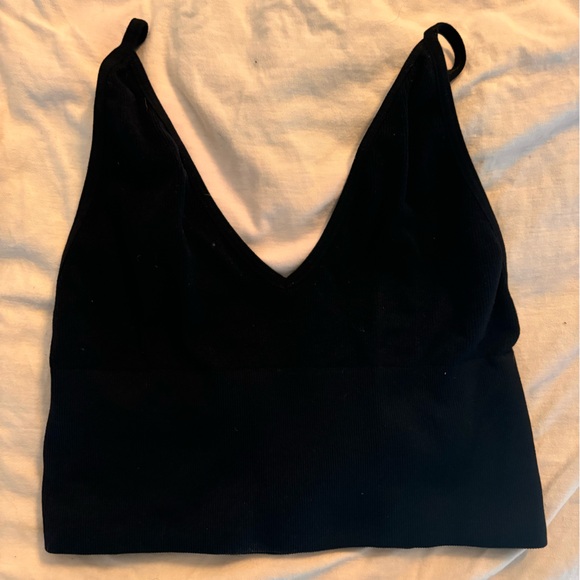 ARITZIA SEAMLESS LOW BACK TOP - Picture 3 of 5